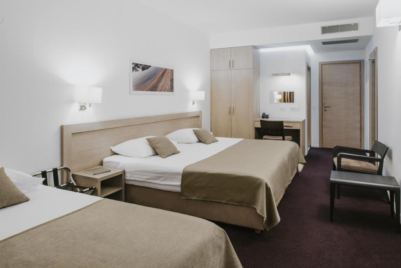 Hotel Adria Dubrovnik Bagian luar foto