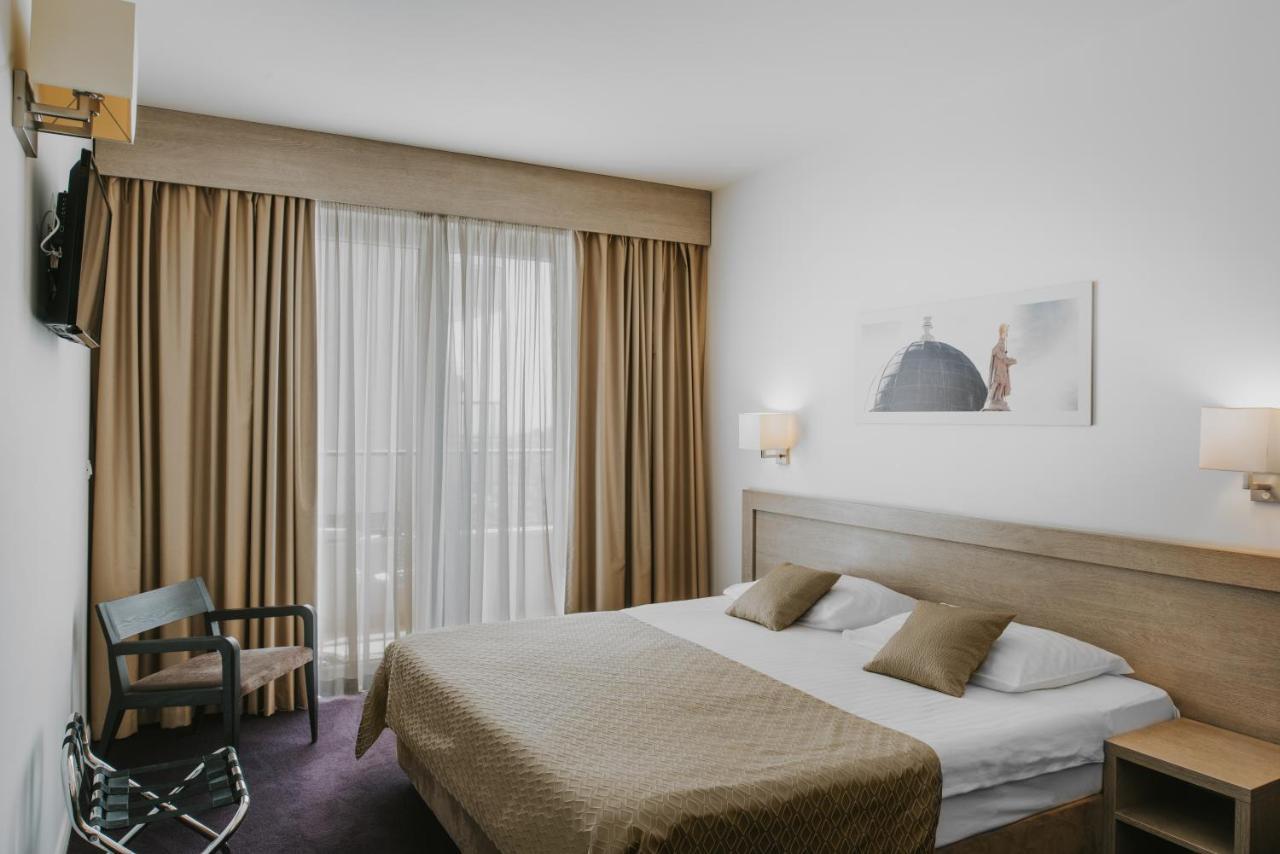 Hotel Adria Dubrovnik Bagian luar foto