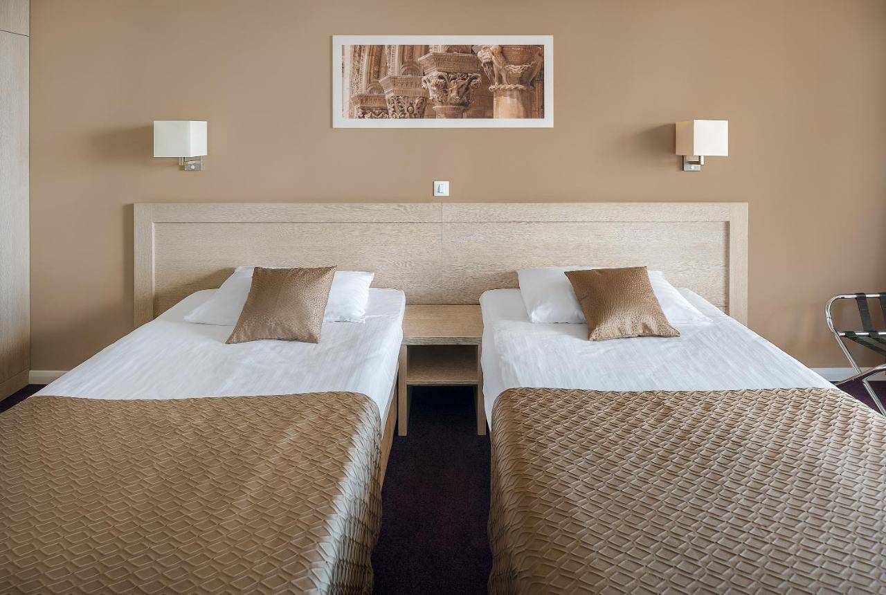 Hotel Adria Dubrovnik Bagian luar foto